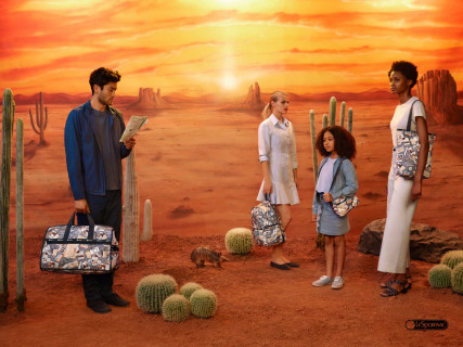 Set Designer: Lauren Nikrooz